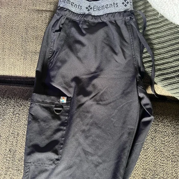 Element Select Women’s Black Scrub Pants - Picture 3 of 7